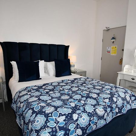 No. 98 Boutique Hotel Уеймут Стая снимка