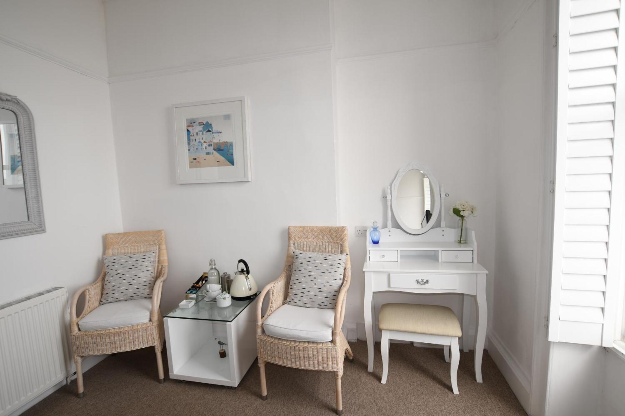 No. 98 Boutique Hotel Уеймут Стая снимка
